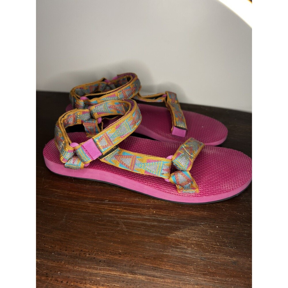 Teva Original Universal Boomerang Womens Sz 11Pink Aztec Design Sandals